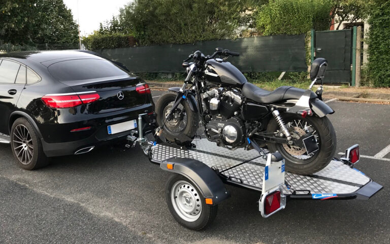 Remorque Cochet UNO avec Harley Davidson